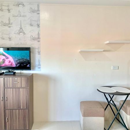 The Persimmon Studios Near Ayala And Sm City セブ市 部屋 写真