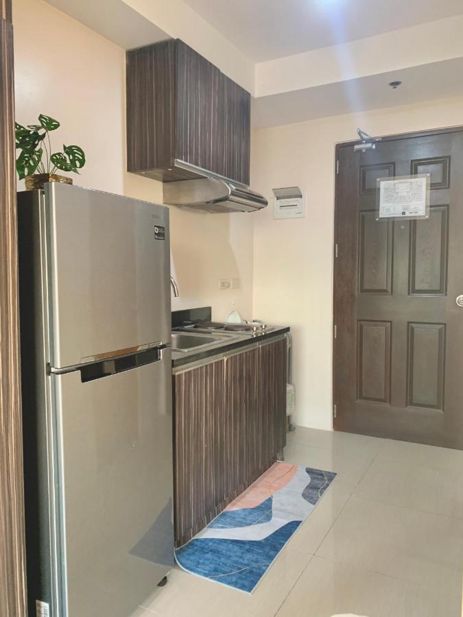 The Persimmon Studios Near Ayala And Sm City セブ市 エクステリア 写真
