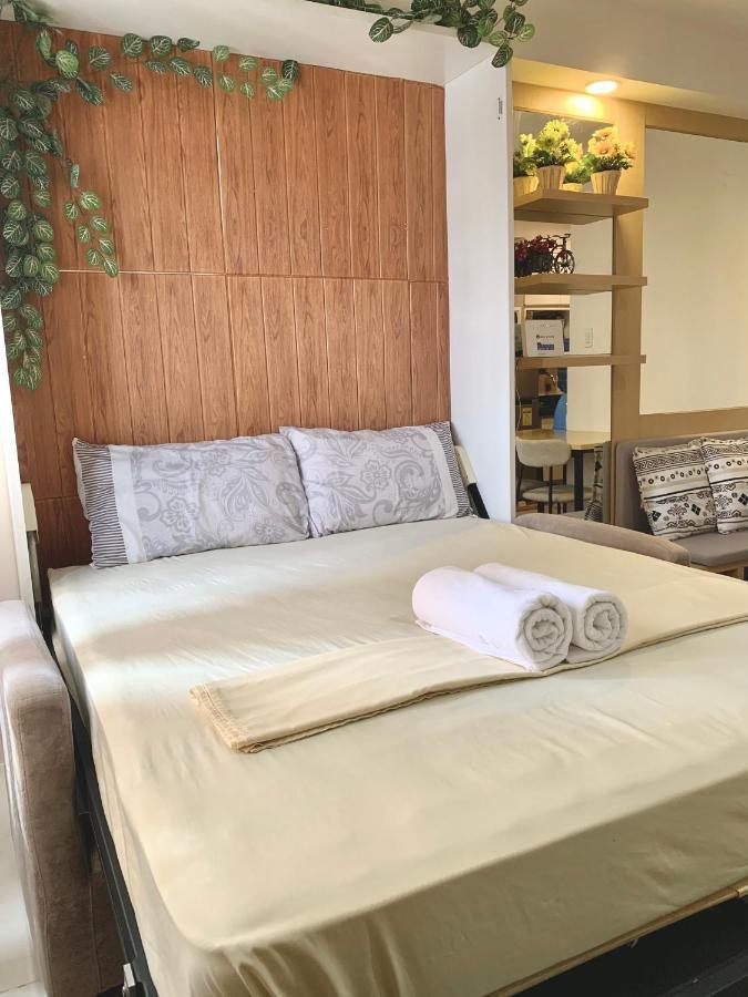 The Persimmon Studios Near Ayala And Sm City セブ市 エクステリア 写真