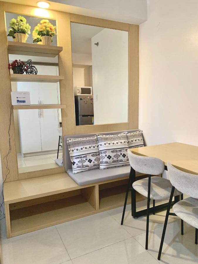 The Persimmon Studios Near Ayala And Sm City セブ市 エクステリア 写真