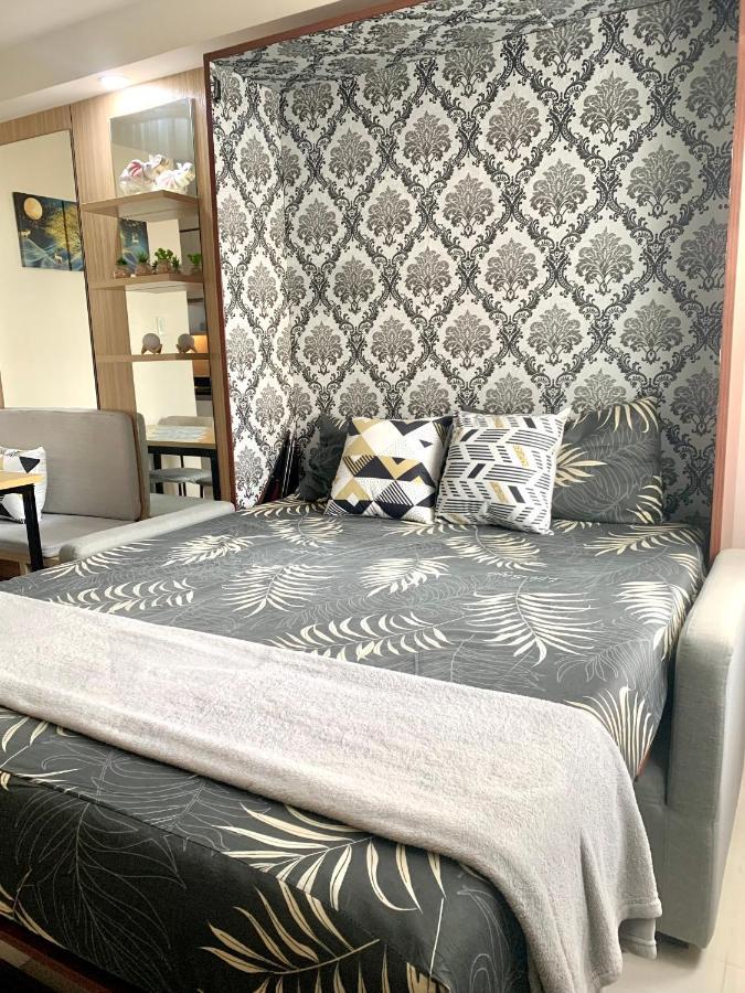 The Persimmon Studios Near Ayala And Sm City セブ市 エクステリア 写真