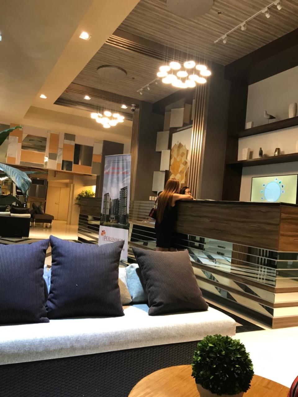 The Persimmon Studios Near Ayala And Sm City セブ市 エクステリア 写真