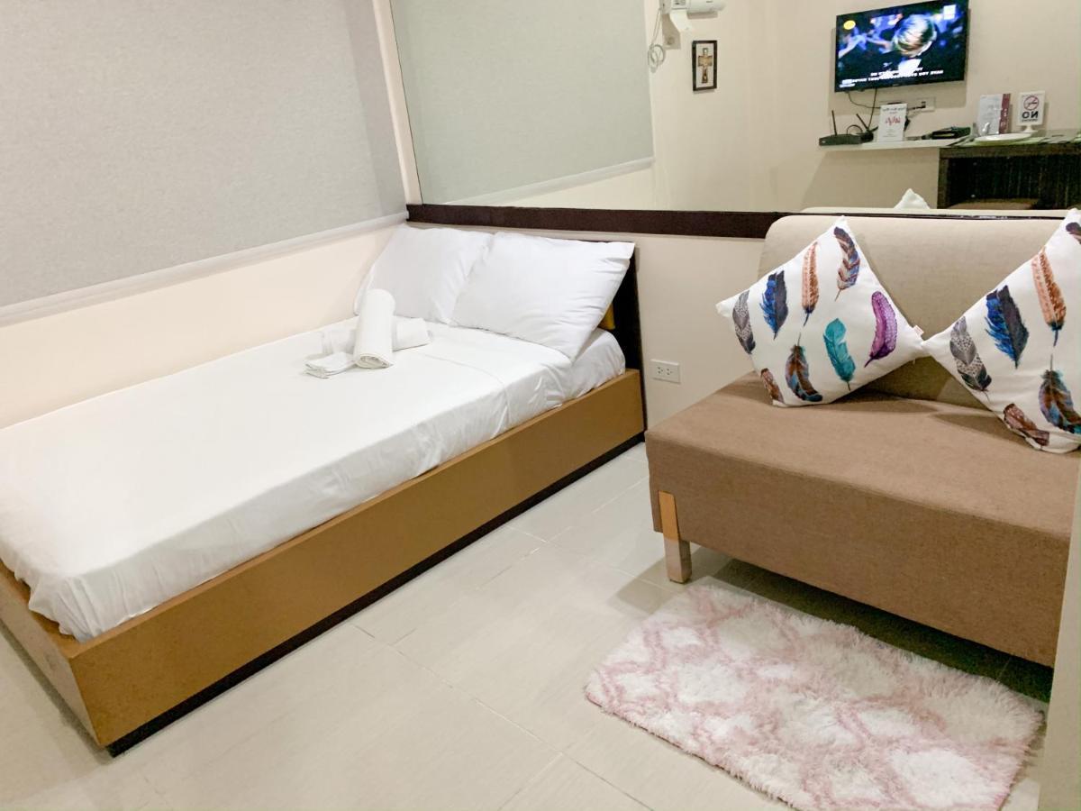 The Persimmon Studios Near Ayala And Sm City セブ市 エクステリア 写真
